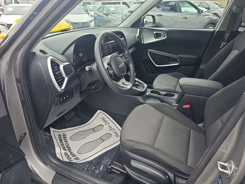 Used 2025 Kia Soul LX w/ LX Technology Package image 10