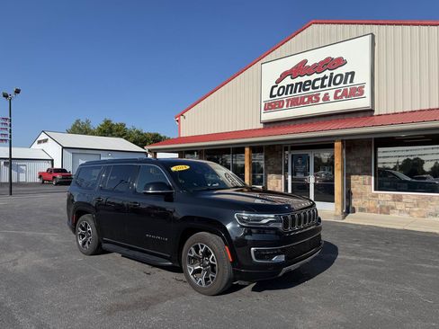 Used 2024 Jeep Wagoneer Series III AWD/4WD image 2