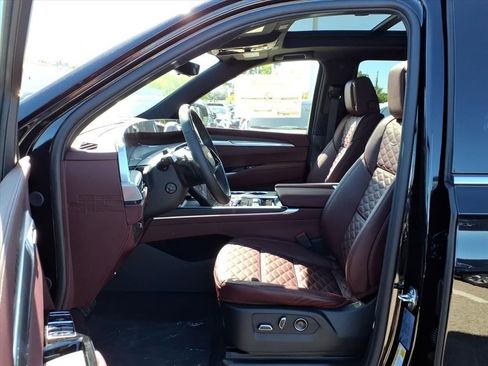 New 2026 Cadillac Escalade Luxury w/ LPO, Floor Liner Package image 12