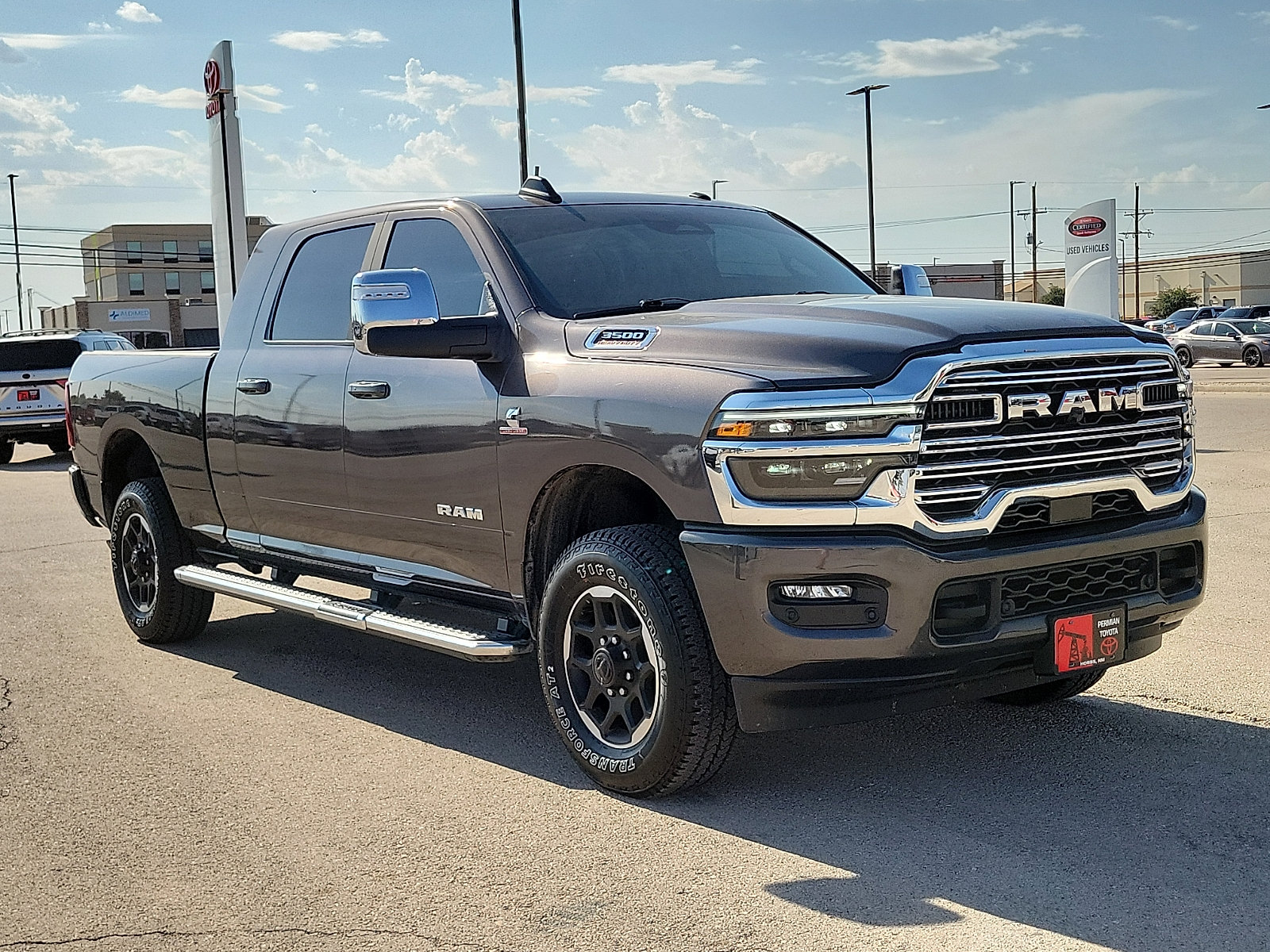 Used 2025 RAM 3500 Laramie AWD/4WD image 6