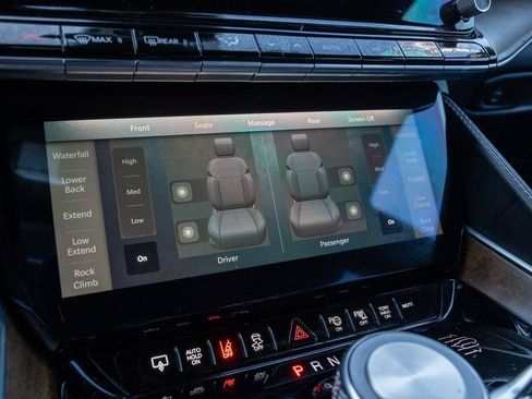 Used 2023 Jeep Grand Wagoneer 4WD image 19