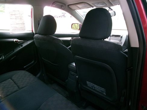 Used 2009 Pontiac Vibe w/ Preferred Package FWD image 20