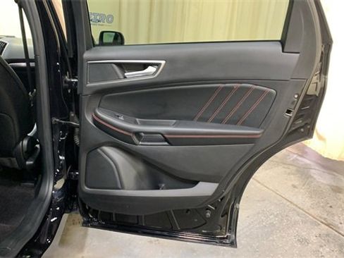 Used 2020 Ford Edge ST-Line w/ Cold Weather Package image 14