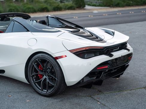 Used 2021 McLaren 720S Spider image 67
