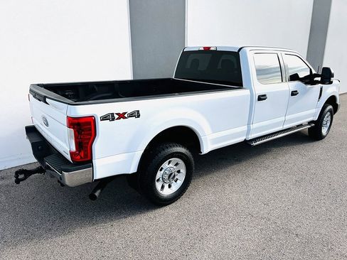 Used 2017 Ford F350 XLT image 3