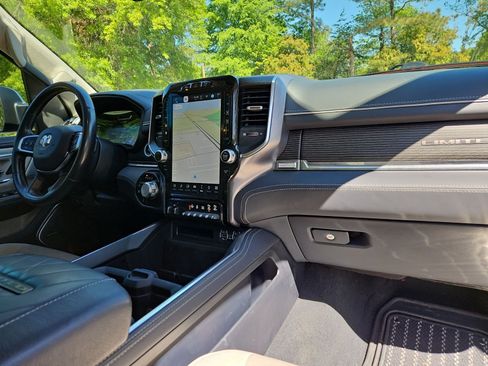 Used 2024 RAM 1500 Limited AWD/4WD image 16