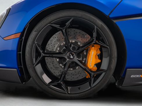 Used 2019 McLaren 600LT RWD image 17