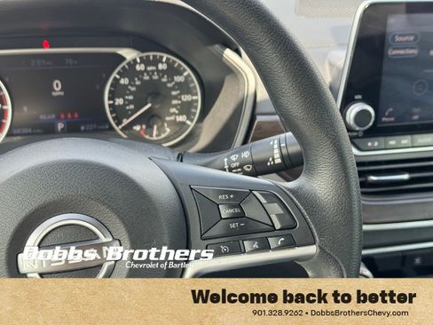 Used 2023 Nissan Altima 2.5 SV FWD image 17