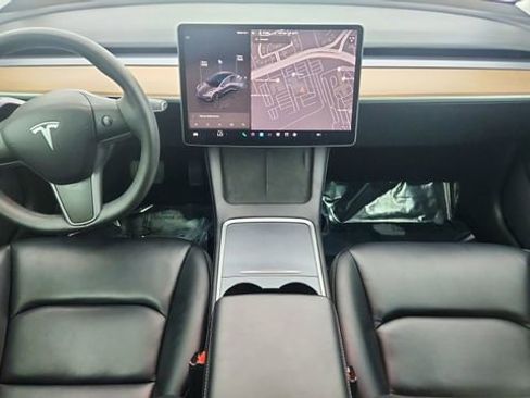 Used 2023 Tesla Model 3 Standard Range image 19