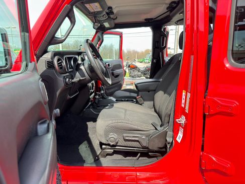 Used 2018 Jeep Wrangler Unlimited Sport image 19