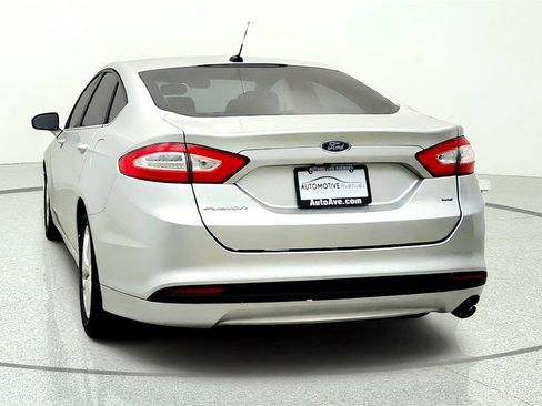 Used 2016 Ford Fusion SE FWD image 6