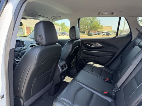 Used 2023 GMC Terrain SLT AWD/4WD image 10