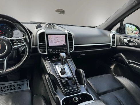 Used 2017 Porsche Cayenne AWD/4WD image 22