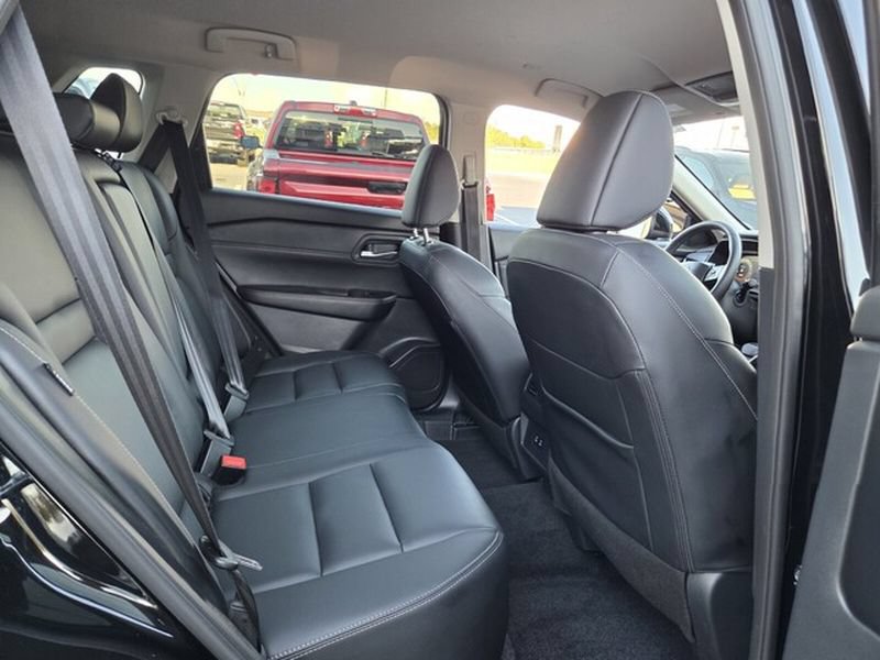Used 2026 Nissan Rogue SL AWD/4WD image 19