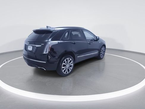 Used 2024 Cadillac XT5 Sportv w/ LPO, Red Accent Package image 8