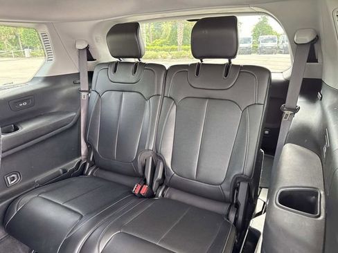 Used 2023 Jeep Grand Cherokee L Limited w/ Luxury Tech Group II RWD image 13