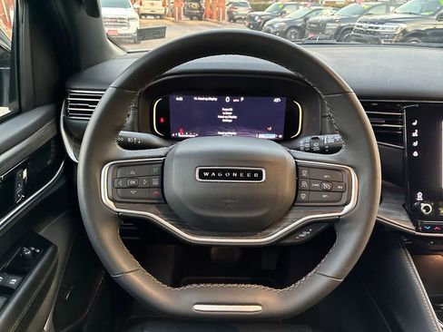 Used 2024 Jeep Wagoneer Series III image 15