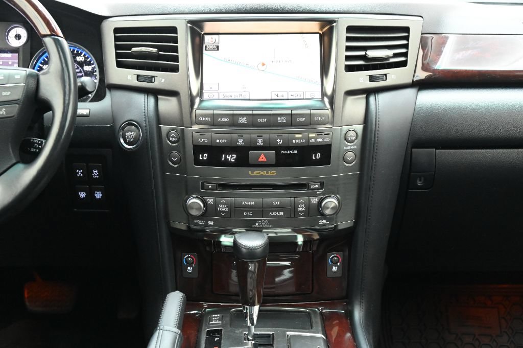 Used 2011 Lexus LX 570 4WD w/ Luxury Pkg image 28