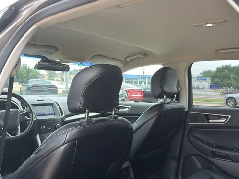 Used 2019 Ford Edge SEL w/ Equipment Group 201A AWD/4WD image 46