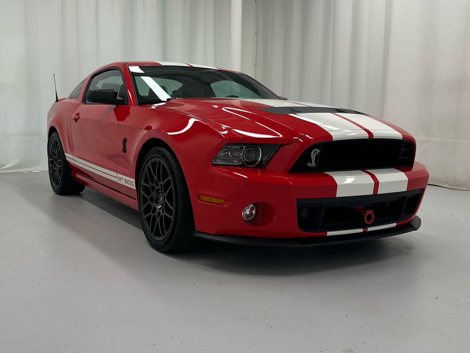 Used 2013 Ford Mustang Shelby GT500 RWD image 3