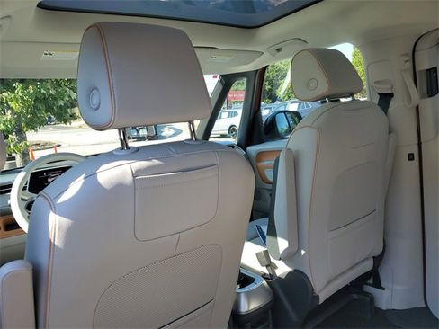 New 2025 Volkswagen ID. Buzz Pro S Plus image 12