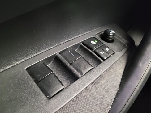 Used 2021 Toyota Corolla LE image 27