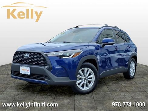 Used 2024 Toyota Corolla Cross LE w/ Moonroof Package AWD/4WD image 1