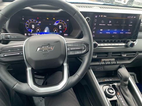 Used 2025 Chevrolet Colorado Trail Boss image 24