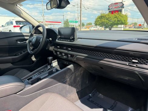 Used 2023 Honda Accord EX image 26