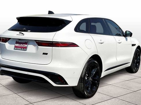 New 2026 Jaguar F-PACE R-Dynamic S image 4