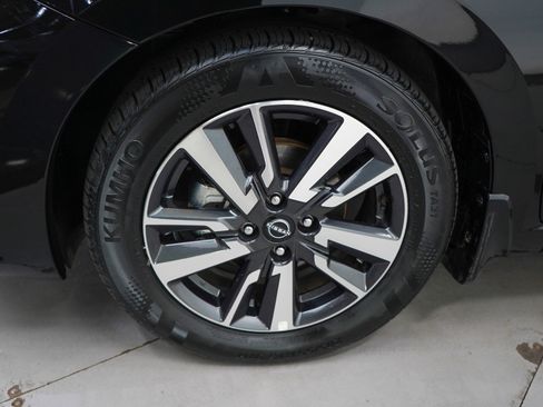 Used 2024 Nissan Versa S w/ S Plus Package image 27