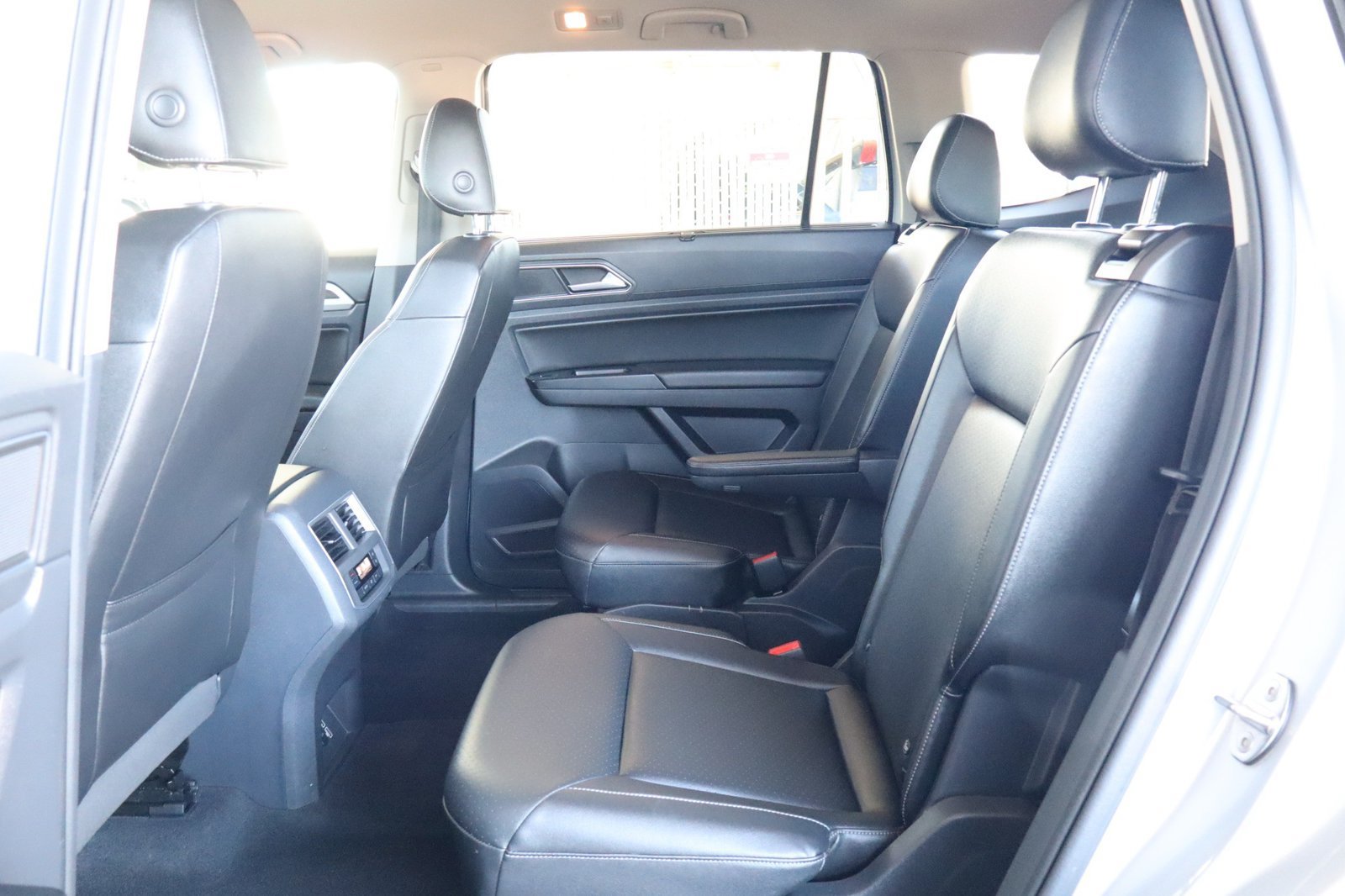 Used 2019 Volkswagen Atlas SE w/ Panoramic Sunroof Package FWD image 37