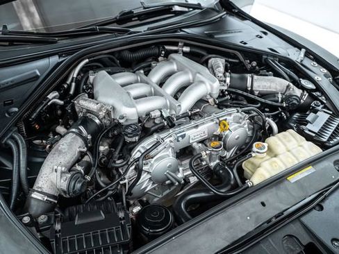 Used 2016 Nissan GT-R Premium image 31