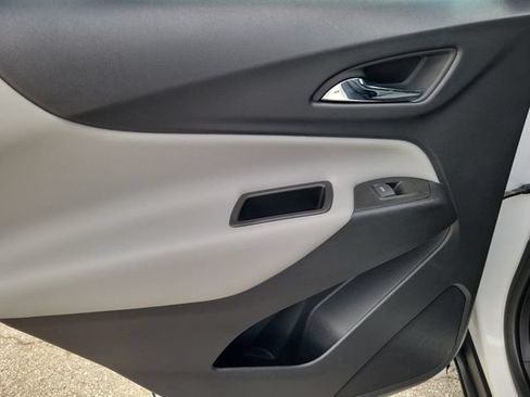 Used 2023 Chevrolet Equinox LS FWD image 16