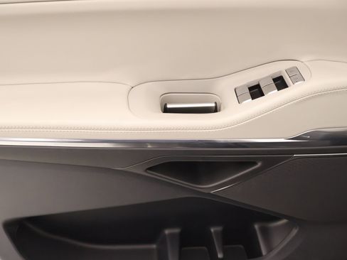 New 2026 Lincoln Navigator Premiere AWD/4WD image 16
