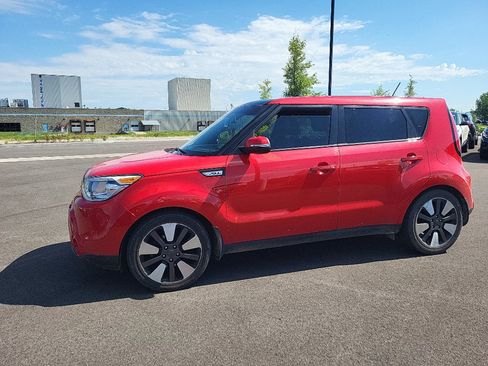 Used 2014 Kia Soul ! w/ Sun & Sound Package FWD image 2