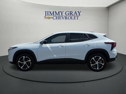 New 2026 Chevrolet Trax RS w/ Driver Confidence Package FWD image 2