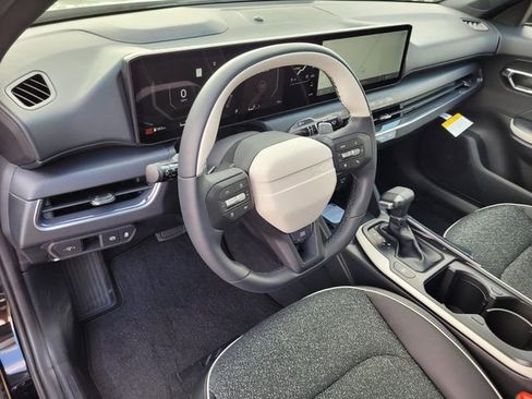New 2025 Kia K4 GT-Line Turbo w/ GT-Line Sunroof Package FWD image 9