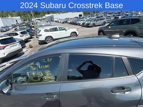 Used 2024 Subaru Crosstrek 2.0i AWD/4WD image 10