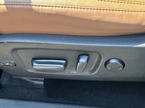 Used 2017 Toyota Highlander Limited image 17