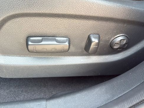 Used 2017 Hyundai Santa Fe Limited image 18