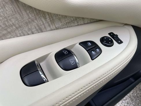 Used 2024 Nissan Murano SL FWD image 17