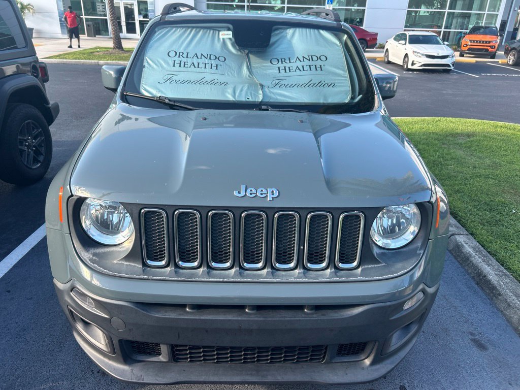Used 2018 Jeep Renegade Latitude w/ Popular Equipment Group FWD image 2