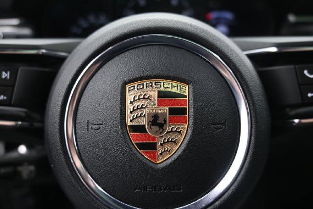 Used 2025 Porsche Macan AWD/4WD image 24
