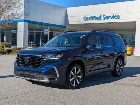 Used 2024 Honda Pilot Touring image 4