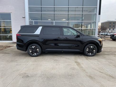 New 2026 Kia Carnival LXS image 4