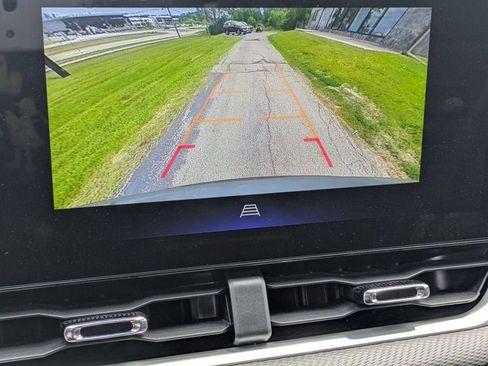 Used 2025 Chevrolet Equinox LT FWD image 25