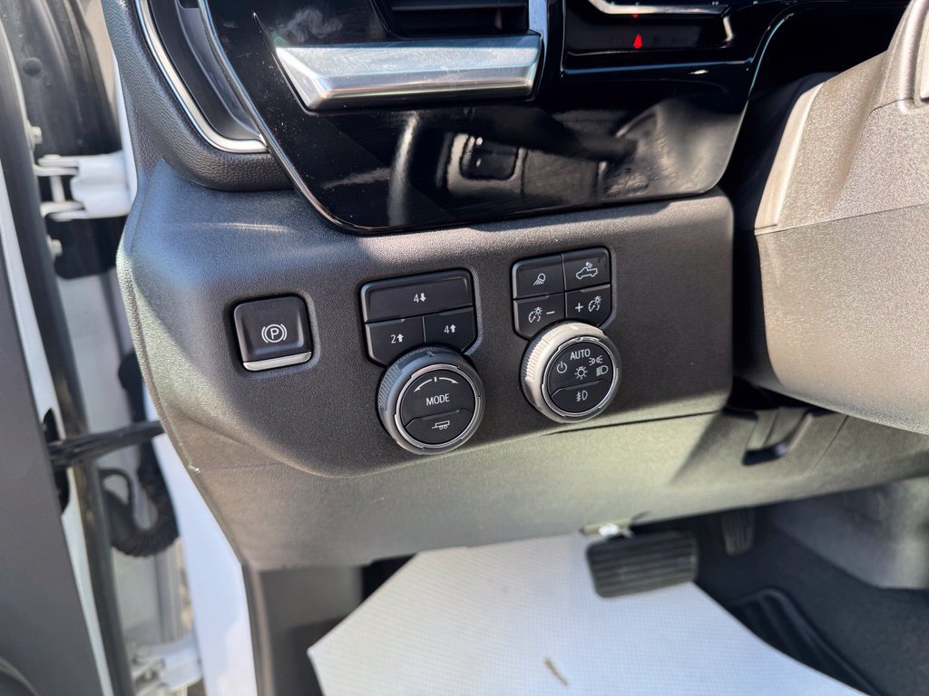 Used 2025 Chevrolet Silverado 2500 LT w/ Safety Package AWD/4WD image 12