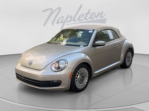 Used 2015 Volkswagen Beetle 1.8T FWD image 1