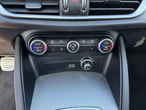 Used 2023 Alfa Romeo Stelvio Veloce AWD/4WD image 21
